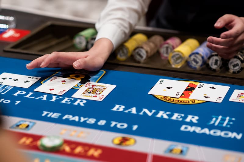 Cách chơi bài baccarat Luật chơi bài cơ bản